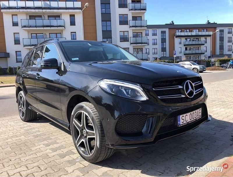 Czarny Używany 2018 Mercedes GLE350 SUV | 149 500 zł - Obraz 1/4