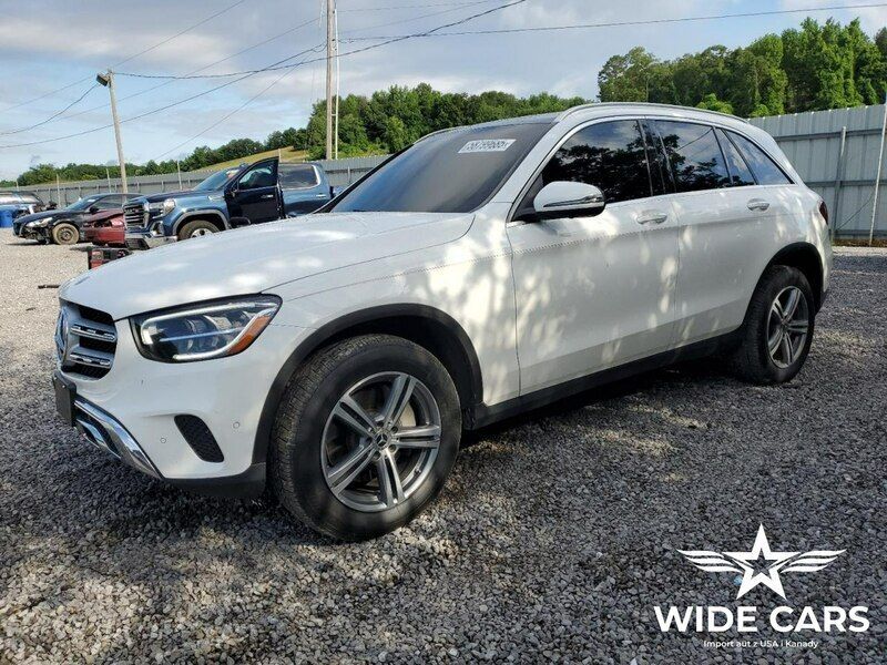 Biały (metalik) Używany 2020 Mercedes GLC300 SUV | 76 500 zł - Obraz 1/4
