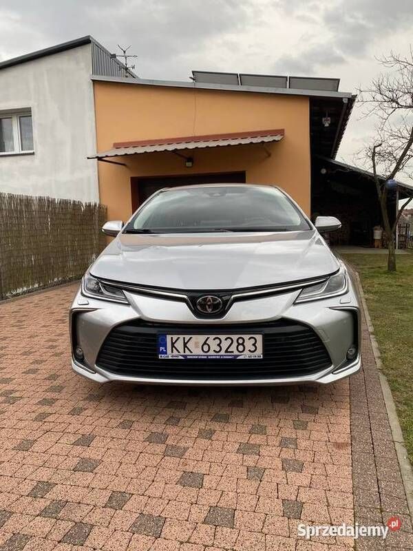 Srebrny Używany 2022 Toyota Corolla Comfort Sedan/Limuzyna | 69 900 zł (Dość drogi) - Obraz 1/4
