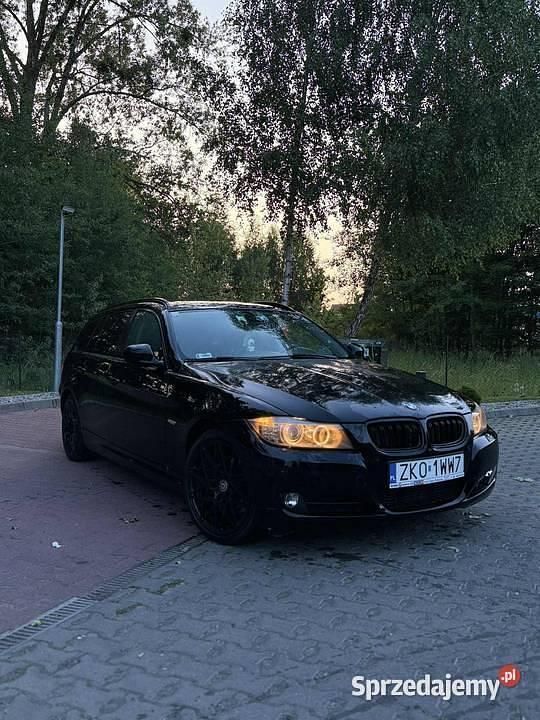 Używany BMW 320 2010 Czarny Kombi