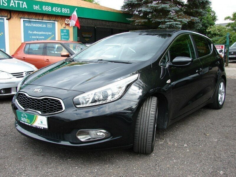 Czarny Używany 2015 Kia Ceed 2 Hatchback | 36 900 zł (Uczciwa cena) - Obraz 1/4