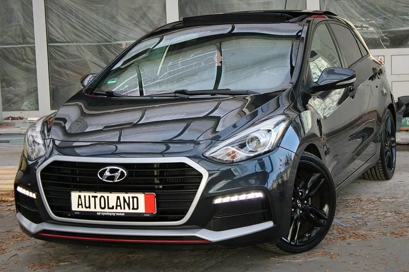 Granatowy Używany 2015 Hyundai i30 Hatchback | 49 999 zł - Obraz 1/4