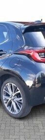 Używany Toyota Yaris Executive 125 KM (91 kW) 2021 Czarny Hatchback