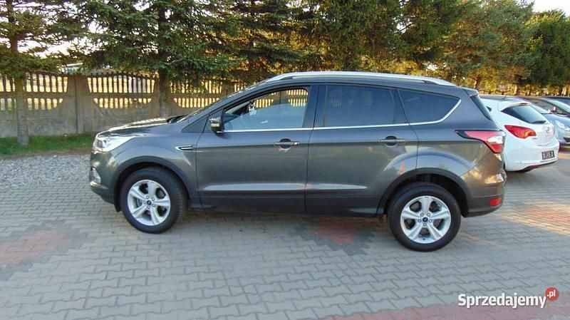 Szary Używany 2017 Ford Kuga SUV | 58 300 zł (Uczciwa cena) - Obraz 1/4