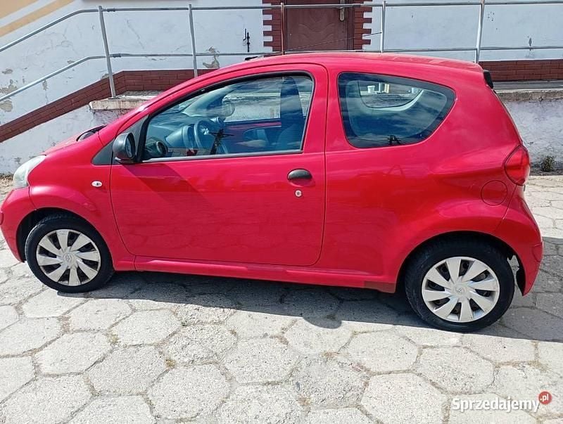 Używany Toyota Aygo 68 KM (50 kW) 2009 Czerwony Hatchback