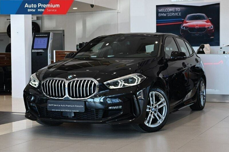 Czarny (metalik) Używany 2023 BMW 128 Sedan/Limuzyna | 107 900 zł - Obraz 1/4