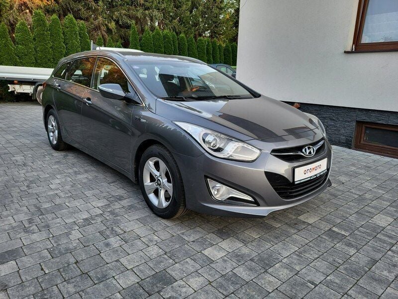 Używany Hyundai i40 135 KM (99 kW) 2012 Biały (metalik, perła) Sedan/Limuzyna