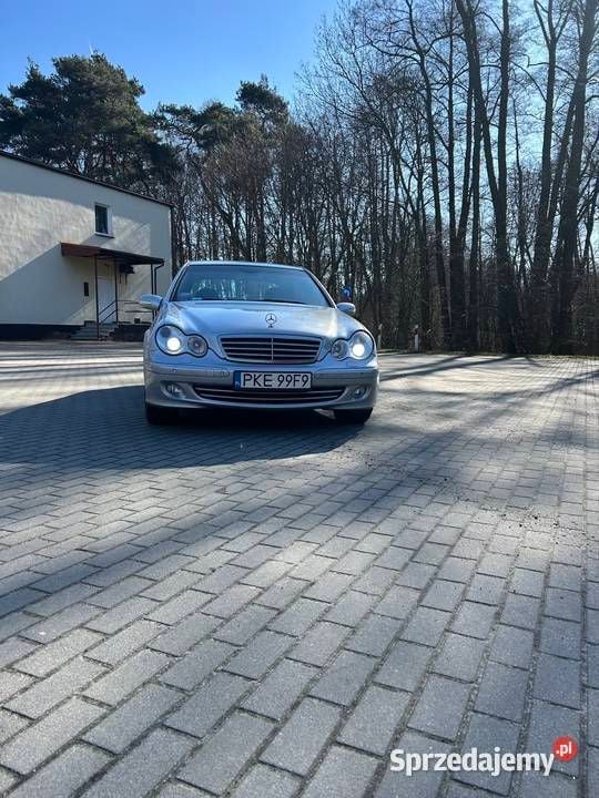 Srebrny Używany 2004 Mercedes C200 Sedan/Limuzyna | 8500 zł (Dobra cena) - Obraz 1/4