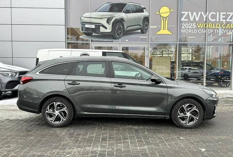 Używany Hyundai i30 Comfort 120 KM (88 kW) 2021 Szary (metalik) Kombi