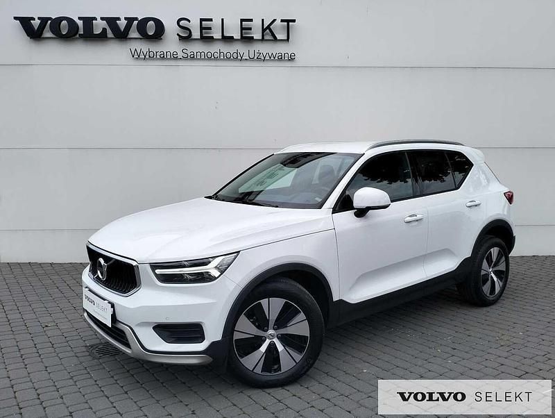 Biały Używany 2022 Volvo XC40 SUV | 114 900 zł (Uczciwa cena) - Obraz 1/3