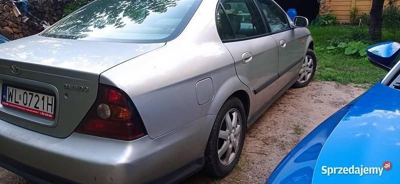 Używany Chevrolet Evanda 2003 Srebrny Sedan/Limuzyna