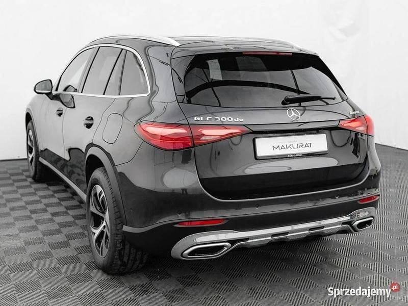 Używany Mercedes GLC300e Avantgarde 2024 Czarny SUV
