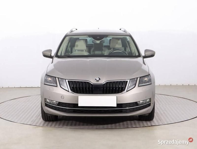 Szary Używany 2019 Skoda Octavia Kombi | 49 899 zł (Super Cena) - Obraz 1/4