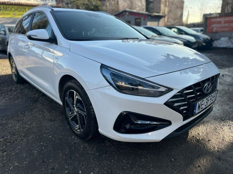 Używany Hyundai i30 160 KM (117 kW) 2021 Biały Kombi