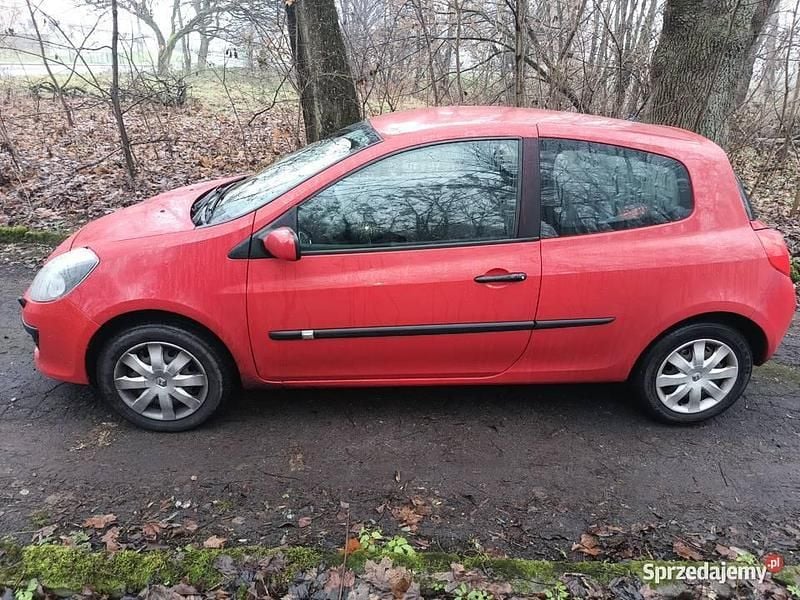 Czerwony Używany 2006 Renault Clio II Hatchback | 5500 zł (Dobra cena) - Obraz 1/4