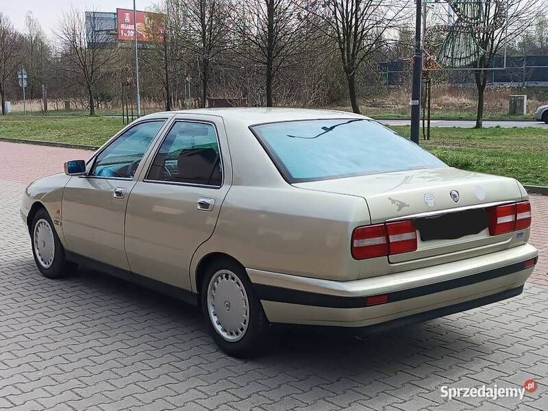 Używany Lancia Kappa 1995 Beżowy Sedan/Limuzyna