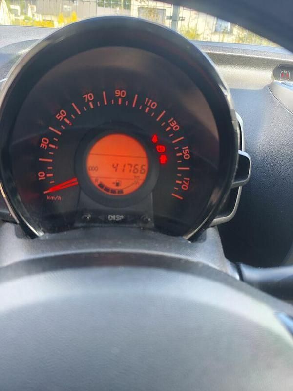 Używany Citroën C1 2017 Czarny Hatchback