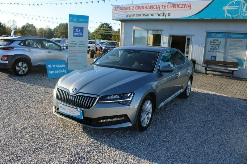 Szary (metalik) Używany 2021 Skoda Superb Sedan/Limuzyna | 68 211 zł - Obraz 1/3