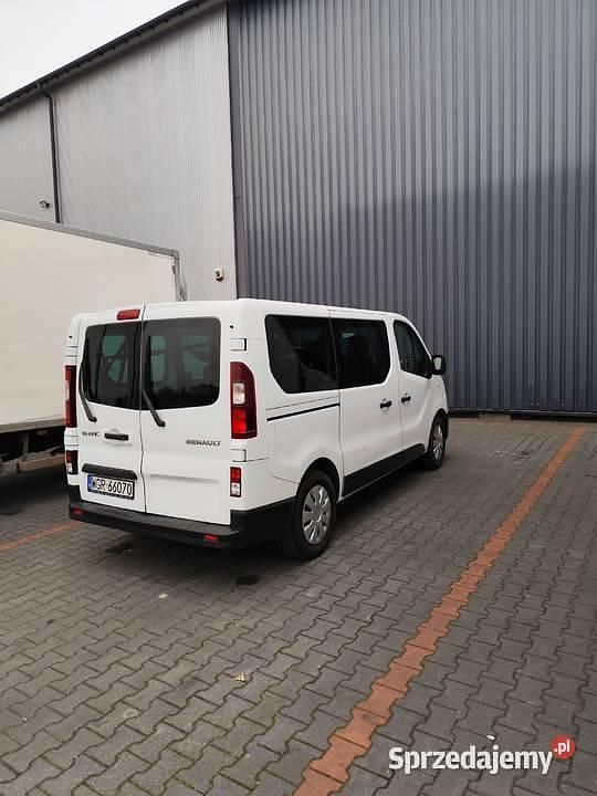 Biały Używany 2014 Renault Trafic Minivan | 38 900 zł (Super Cena) - Obraz 1/4