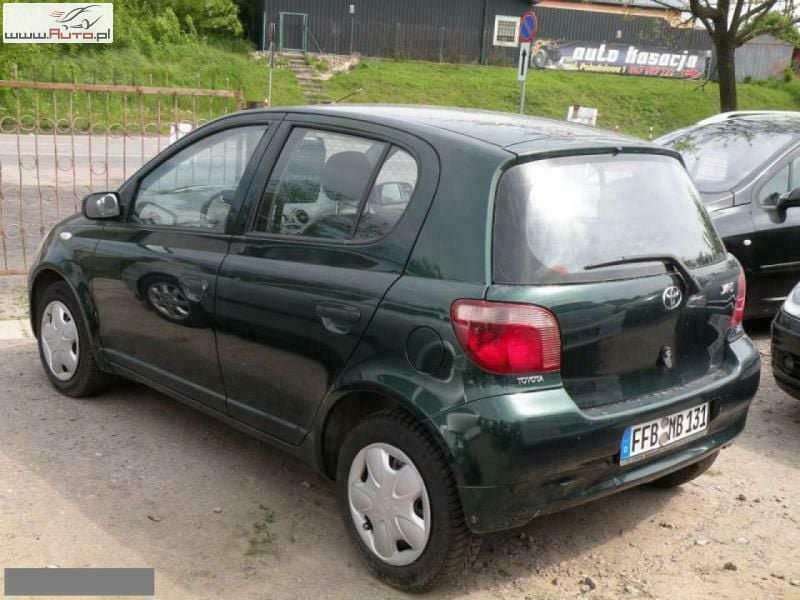 Używany Toyota Yaris 75 KM (55 kW) 2002 Zielony (metalik) Hatchback