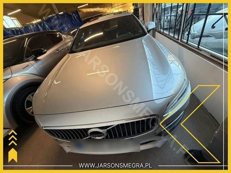 Używany Volvo S90 407 KM (299 kW) 2018 Srebrny Sedan/Limuzyna