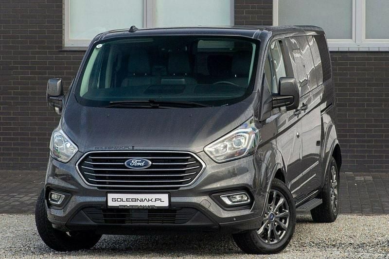 Szary Używany 2021 Ford Tourneo Titanium Minivan | 108 900 zł - Obraz 1/4
