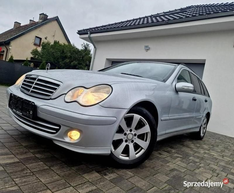 Srebrny Używany 2006 Mercedes C180 Kombi | 16 880 zł (Super Cena) - Obraz 1/4
