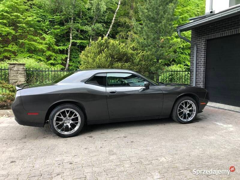 Używany Dodge Challenger 2019 Szary Coupe