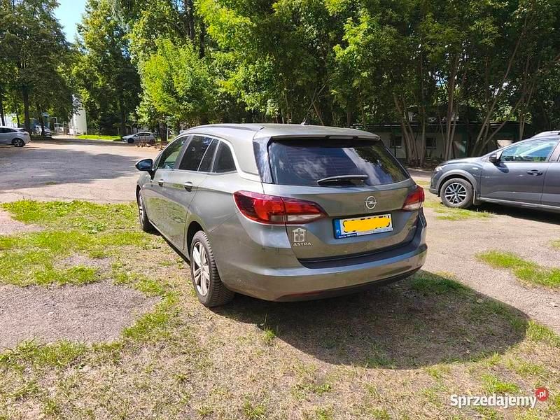 Szary Używany 2018 Opel Astra Kombi | 47 000 zł (Dość drogi) - Obraz 1/4