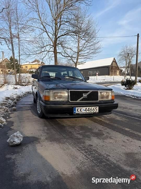 Używany Volvo 240 1991 Granatowy Kombi