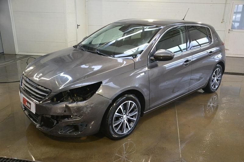 Używany Peugeot 308 Style 130 KM (95 kW) 2015 Szary Hatchback