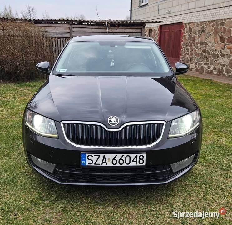 Czarny Używany 2015 Skoda Octavia Hatchback | 28 500 zł (Super Cena) - Obraz 1/4