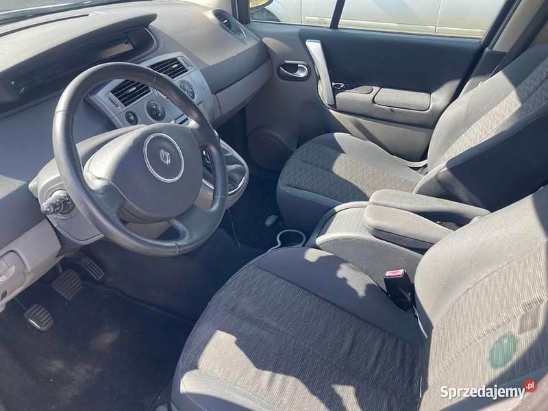 Używany Renault Scénic II 2008 Srebrny Minivan