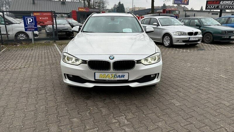 Używany BMW 320 183 KM (134 kW) 2013 Biały (metalik) Sedan/Limuzyna
