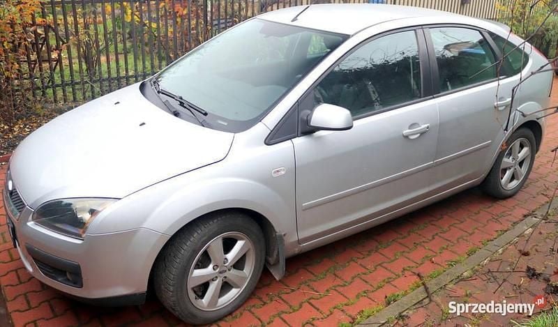 Srebrny Używany 2007 Ford Focus Hatchback | 6800 zł (Dobra cena) - Obraz 1/4