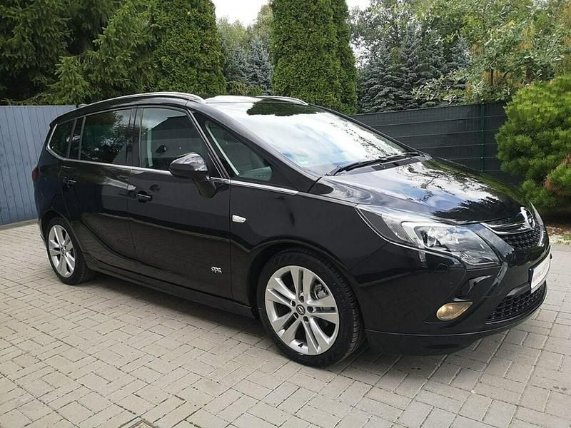 Używany Opel Zafira OPC 140 KM (102 kW) 2012 Czarny (metalik) Minivan