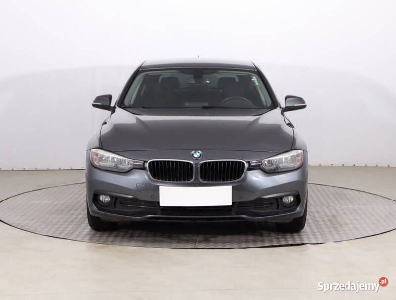Szary Używany 2015 BMW 318 Kombi | 47 999 zł (Uczciwa cena) - Obraz 1/4