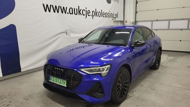 Granatowy Używany 2021 Audi e-tron S-Line SUV | 150 000 zł - Obraz 1/4