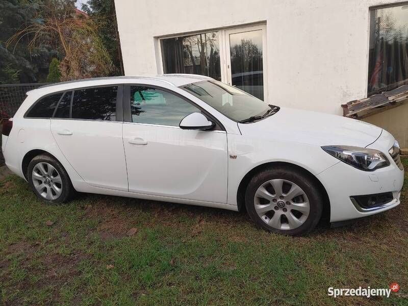 Używany Opel Insignia Edition 170 KM (125 kW) 2014 Biały Kombi