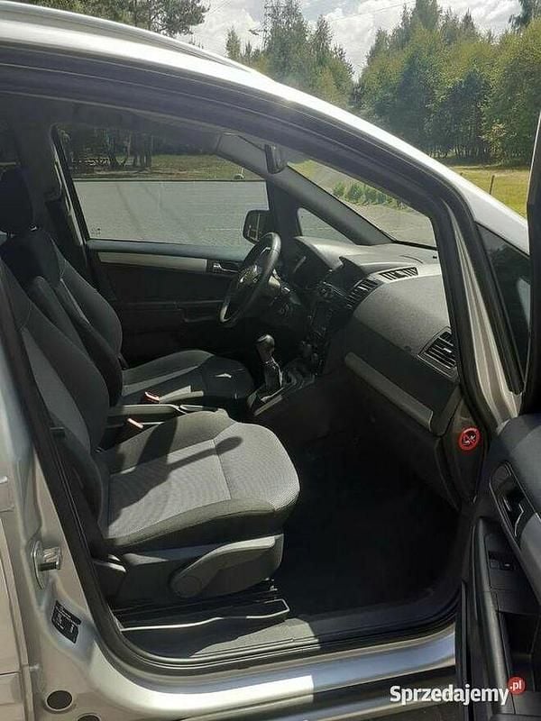Używany Opel Zafira Cosmo 2012 Srebrny Minivan