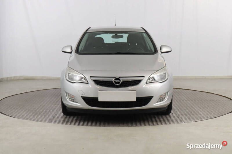 Srebrny Używany 2011 Opel Astra Hatchback | 23 999 zł (Uczciwa cena) - Obraz 1/4