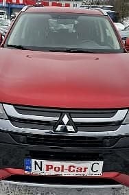 Używany Mitsubishi Outlander P-HEV 202 KM (148 kW) 2016 Bordowy SUV