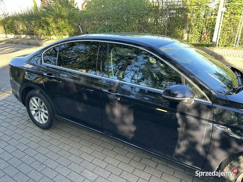 Używany VW Passat 180 KM (132 kW) 2018 Czarny Sedan/Limuzyna