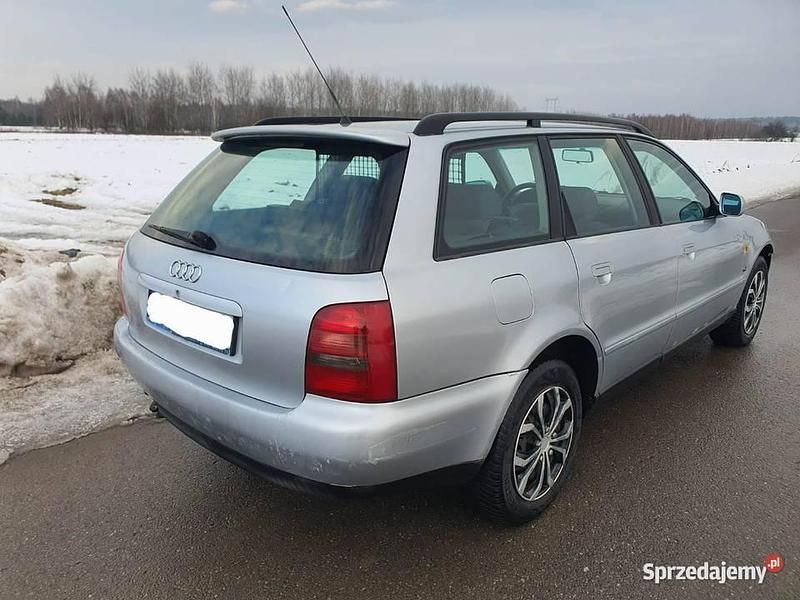 Używany Audi A4 1997 Srebrny Kombi