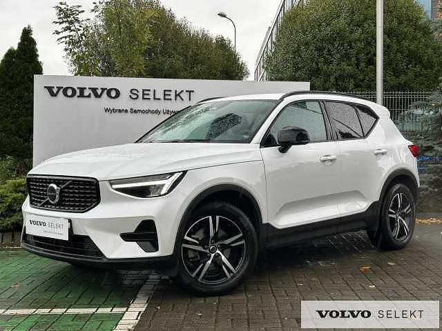 Biały Używany 2025 Volvo XC40 SUV | 142 900 zł (Super Cena) - Obraz 1/3