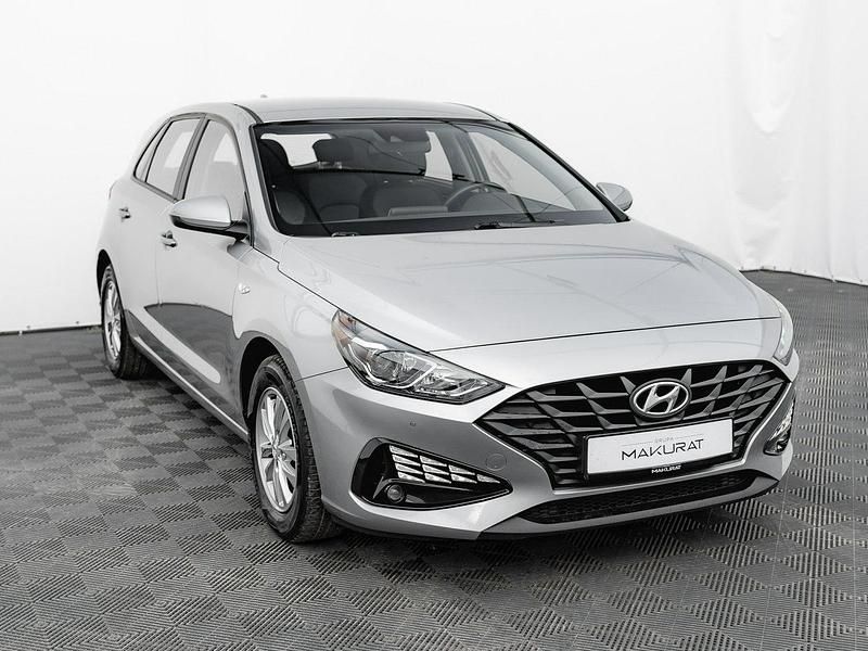 Używany Hyundai i30 110 KM (80 kW) 2022 Srebrny (metalik) Hatchback
