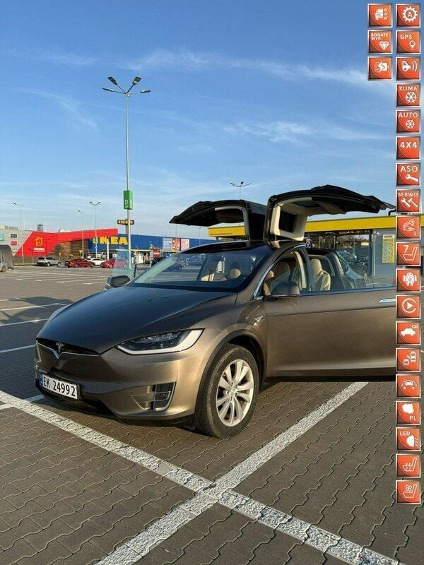 Złoty Używany 2016 Tesla Model X SUV | 119 700 zł - Obraz 1/4