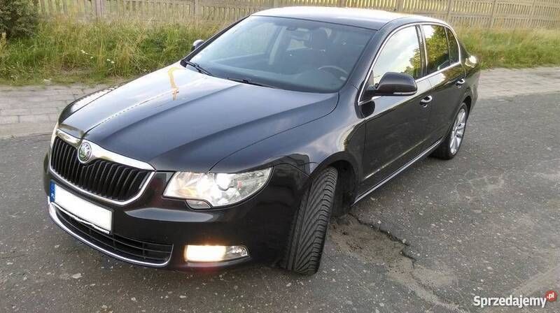 Czarny Używany 2011 Skoda Superb Hatchback | 33 800 zł (Uczciwa cena) - Obraz 1/4