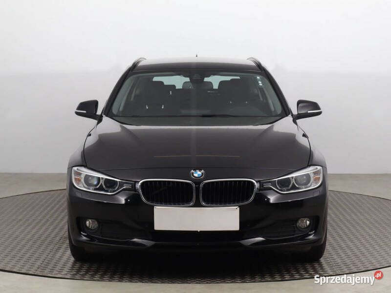 Czarny Używany 2015 BMW 320 Kombi | 51 999 zł (Super Cena) - Obraz 1/4
