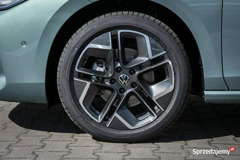 Używany VW Passat Elegance 2024 Zielony Kombi